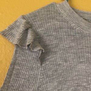 NWT Madewell Gray Fitted Sweater w/ cute shoulder detail size XS